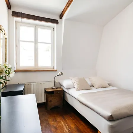 Native Sobieskiego 19 *